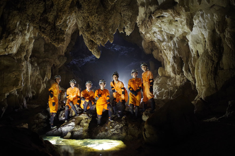 西表島の滝とキャニオニングと洞窟を巡る旅