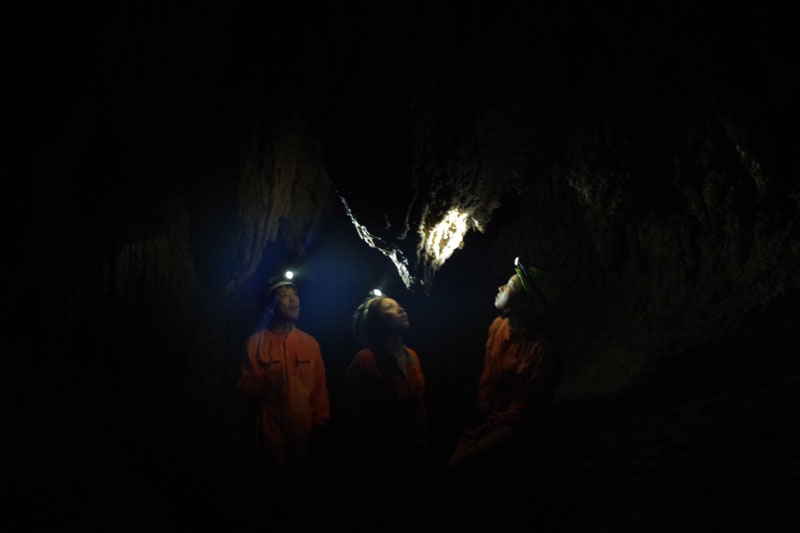 リバートレッキングとキャニオニングと洞窟探検