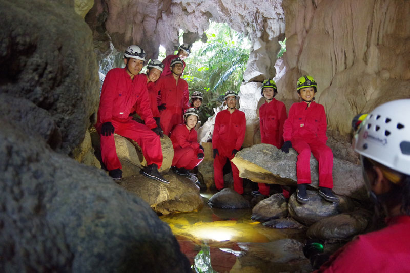西表島を遊ぶカヌー＆キャニオニング＆洞窟探検ツアー