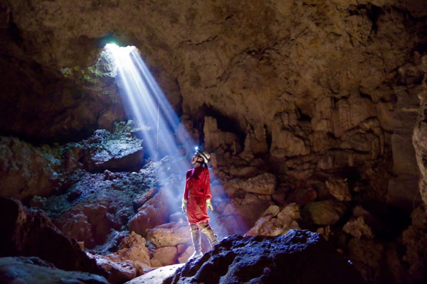 死ぬまでに見たい！西表島の奇跡の洞窟絶景とは