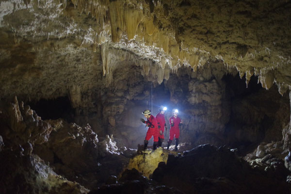 男旅でも満足しすぎる西表島の洞窟探検が本気すぎる理由⑥：ガイドさんの撮影スキルがヤバイ件